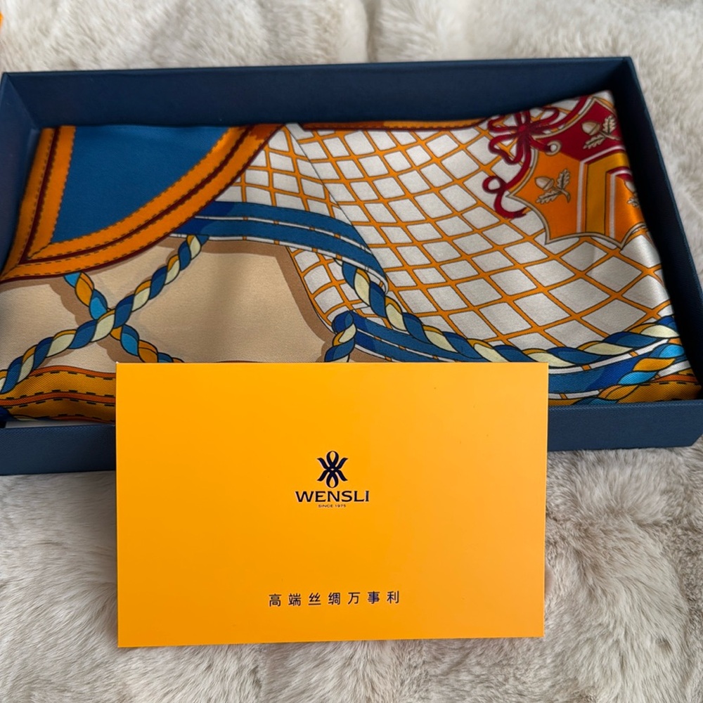 NWT beautiful Wensli scarf.